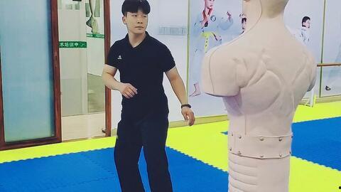 旋风踢教学视频,跟随教学视频轻松掌握踢球新技能